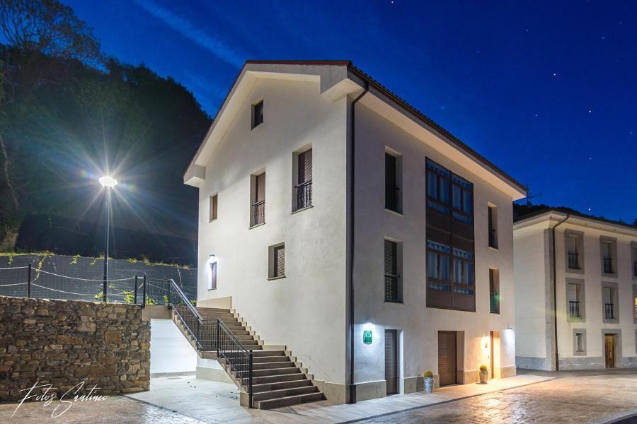 Apartamentos Buenavista Tineo Exterior photo