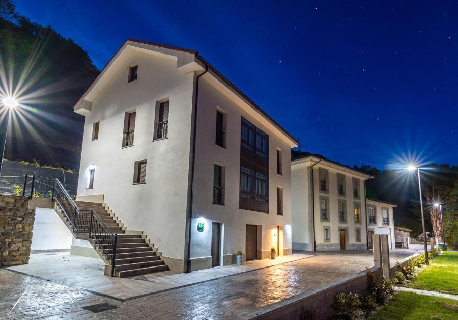 Apartamentos Buenavista Tineo Exterior photo